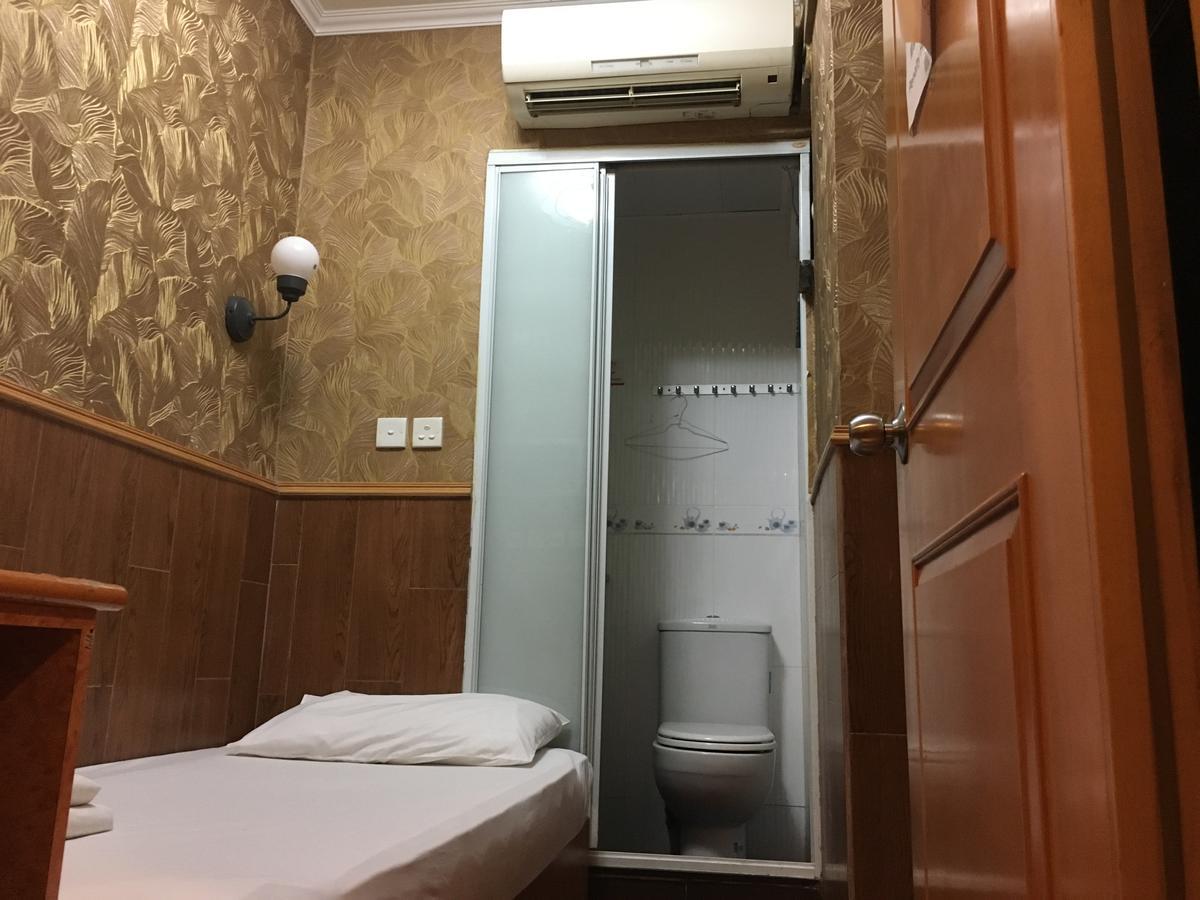 Hop Inn On Nathan Road Гонконг Экстерьер фото